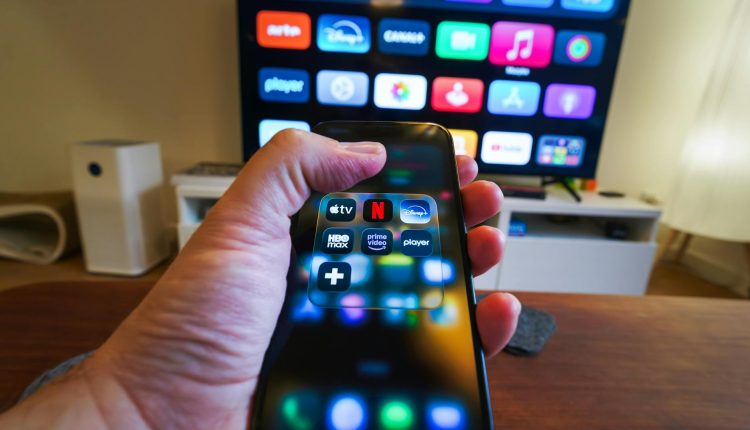 Apple subscription billing illustration for Apple Requires Patreon Creatorsto Switch to Subscription Billing by November