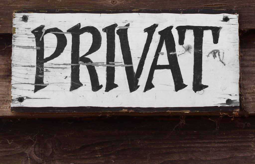 Illustration of Sequoia Invests in Anthropic, Breaking VC Rivalry Taboo: FT